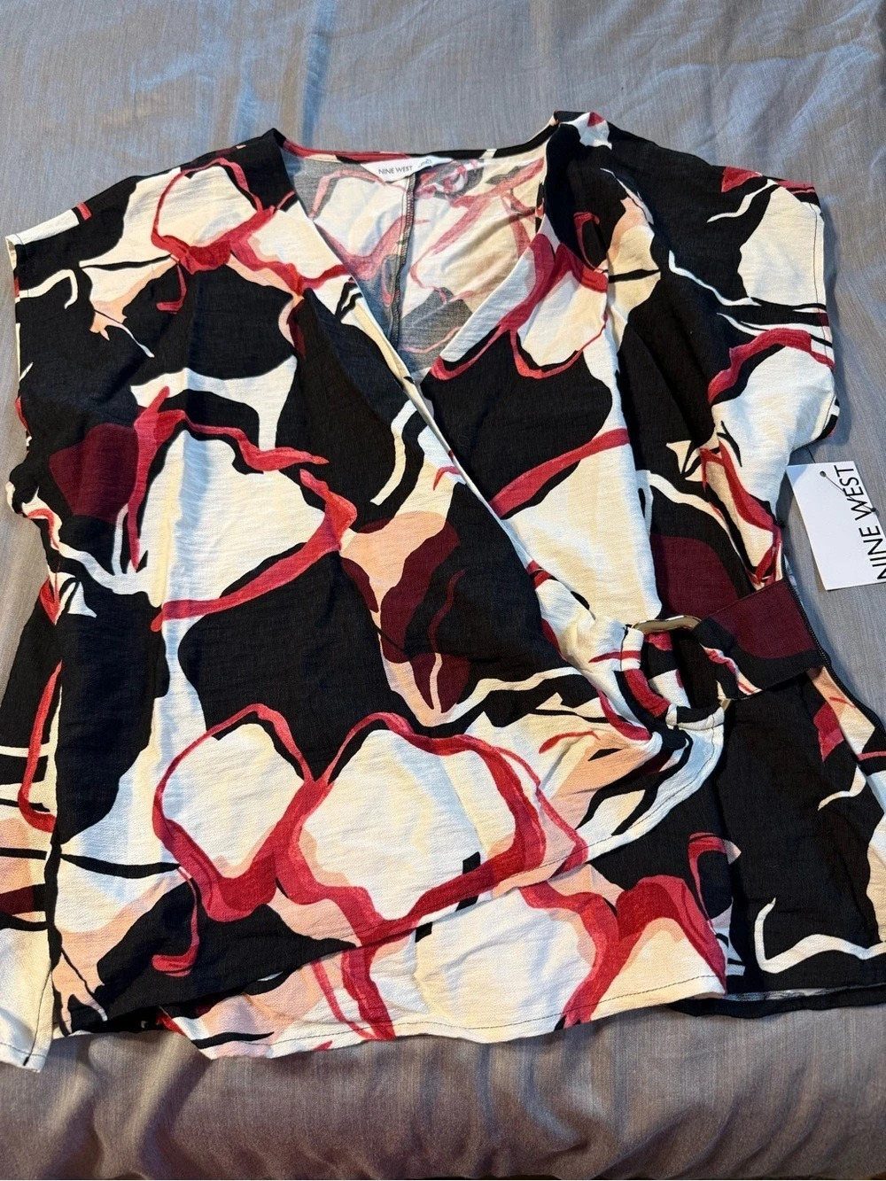 Nine West Abstract Print Blouse in Black & Red Size XL New with tags
